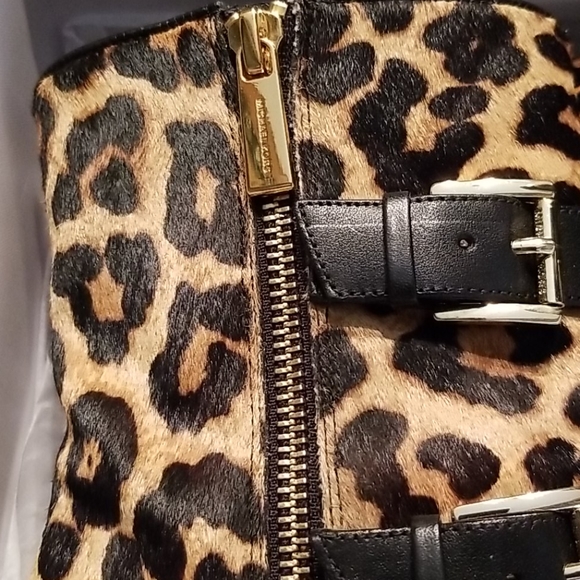 Michael Kors Lori Bootie - Picture 3 of 4